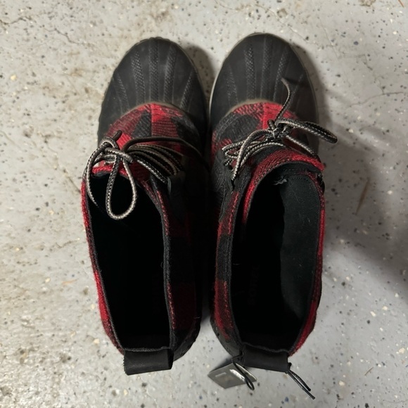 NWT Sorel Out N About Plaid Lace Up Rain Booties red black boots - Picture 5 of 8